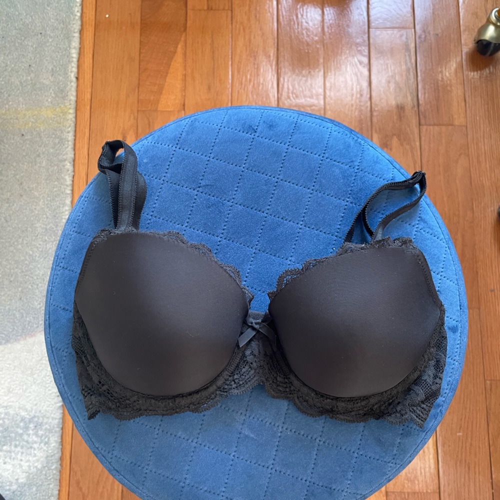 Victorias Secret l Lightly Lined Full Coverage Black Lace Bra 32D
